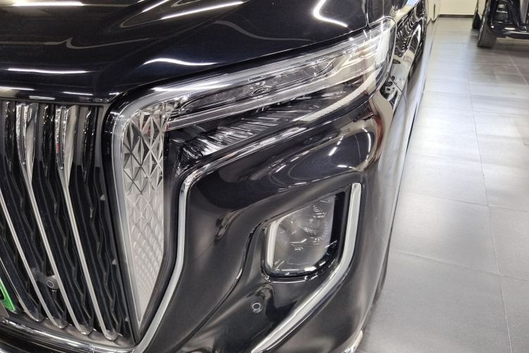 HongQi HQ9 PHEV 2024 #4 HongQi HQ9 PHEV 2024 car image #4