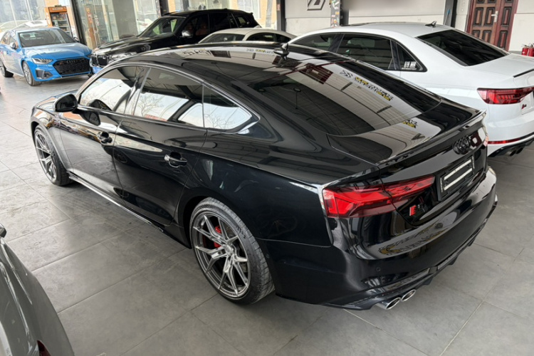Audi S5 2023 car image #4