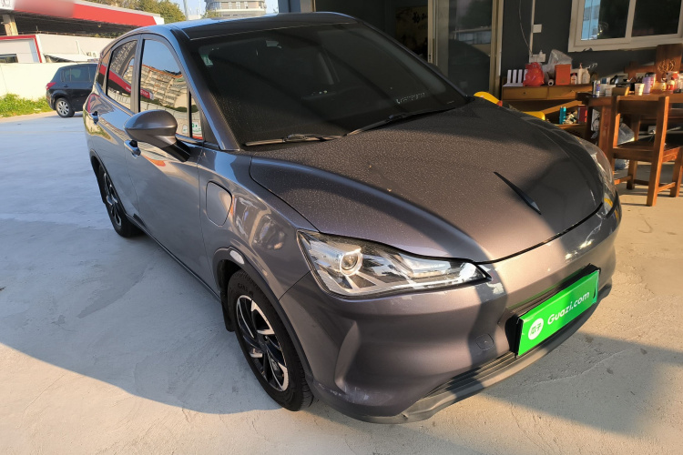 哪吒汽车 哪吒V 2021 汽车图片 #4