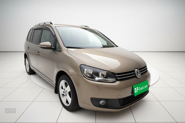 Volkswagen Touran 2015 car image #4