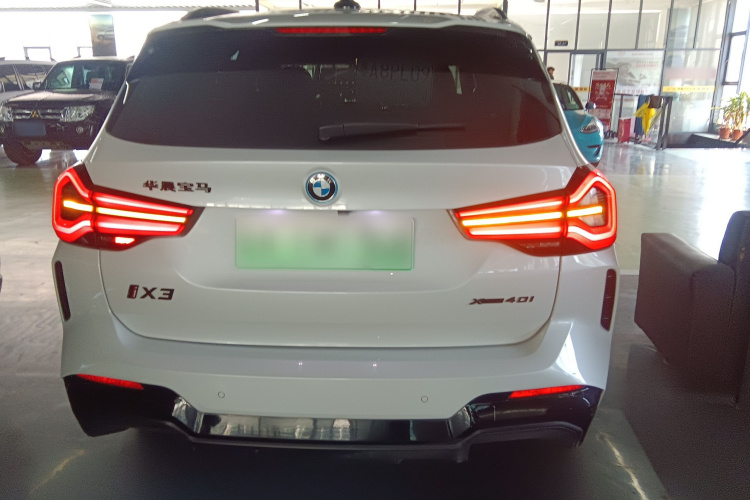 BMW iX3 2023 car image #4