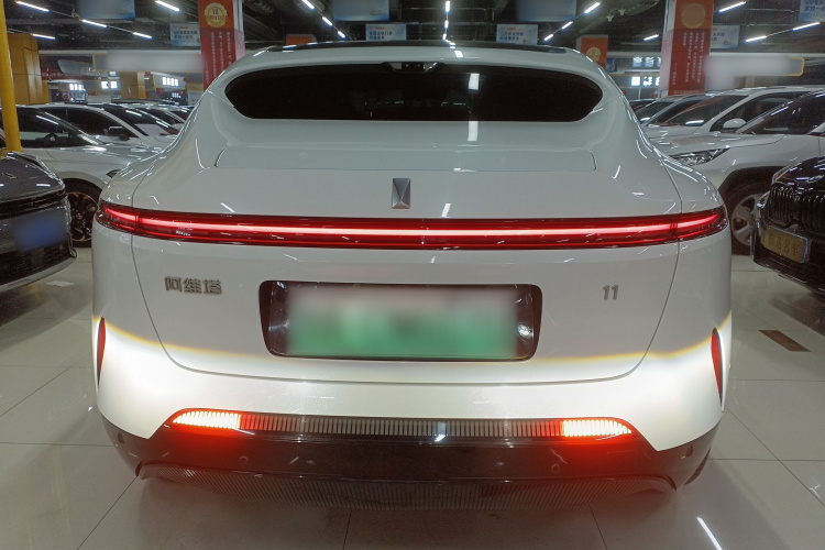 Avatr 11 2023 #4 Avatr 11 2023 car image #4