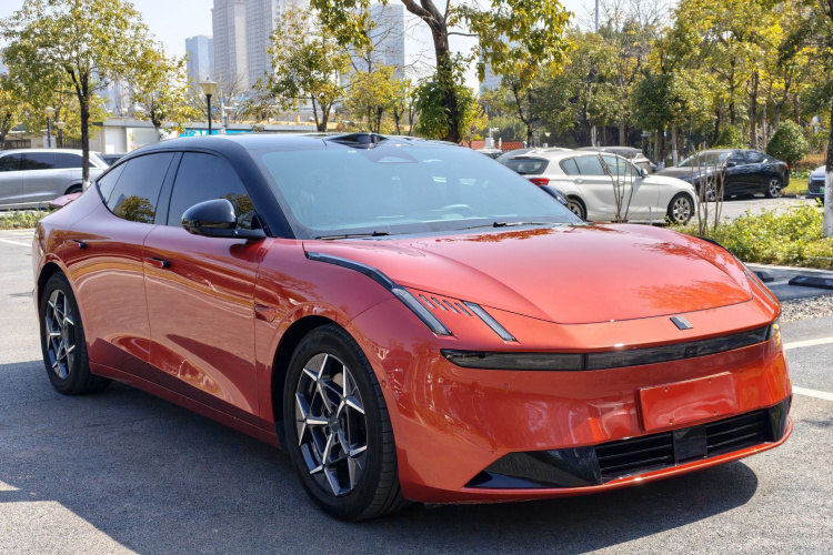 Lynk & Co 2024 car image #4