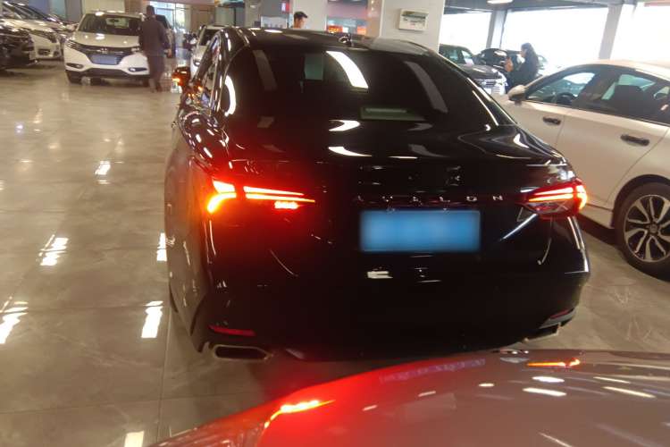 Toyota Avalon 2024 car image #4