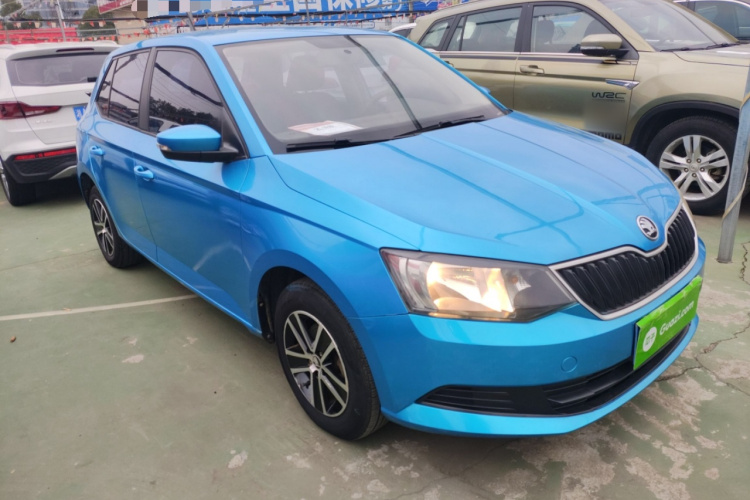 Skoda Fabia 2015 изображение автомобиля #4