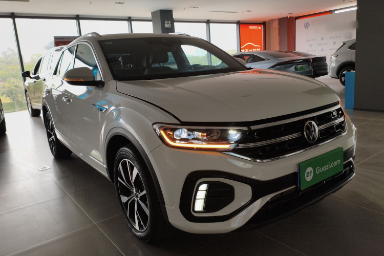 T-Roc 2025 car image #4