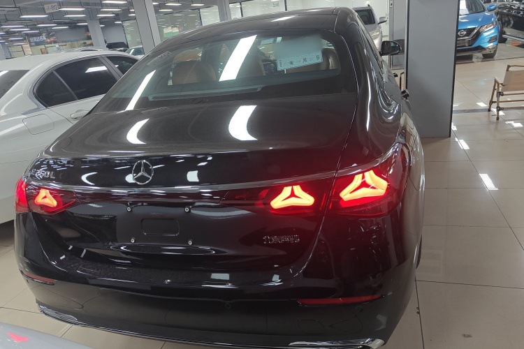 Mercedes-Benz E Class 2026 car image #4