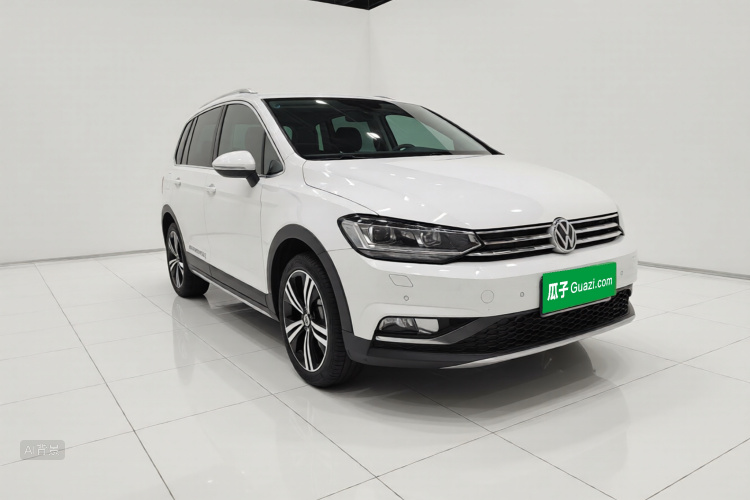 Volkswagen Touran 2021 car image #4