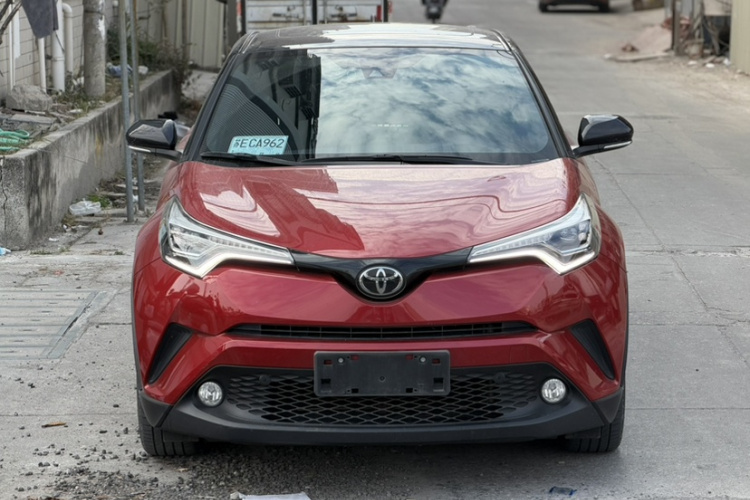Toyota C-HR 2020 car image #4