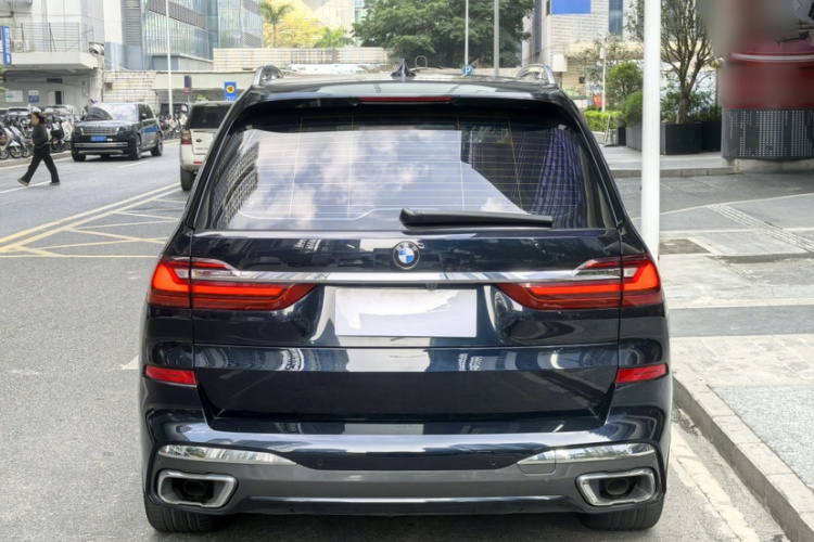 BMW X7 2020 car image #4