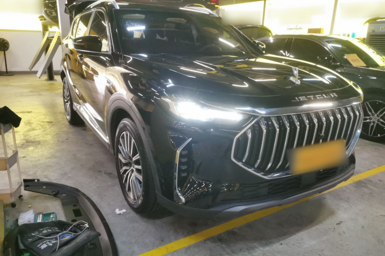X70 PLUS 2024 car image #4