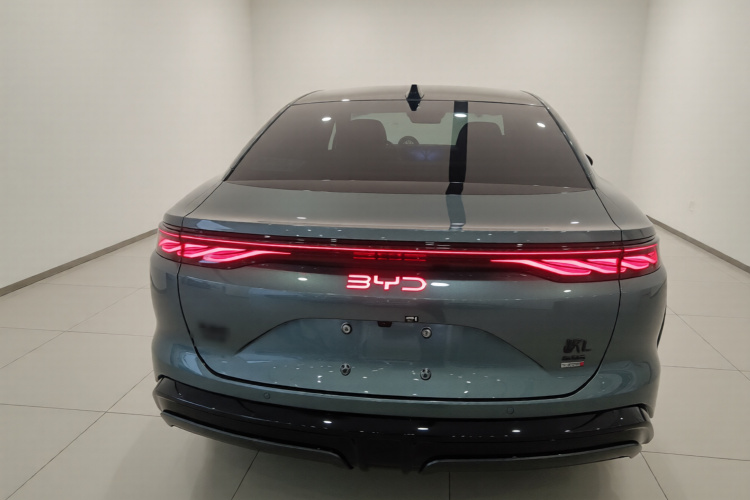 BYD HanL 2025 #4 BYD HanL 2025 car image #4