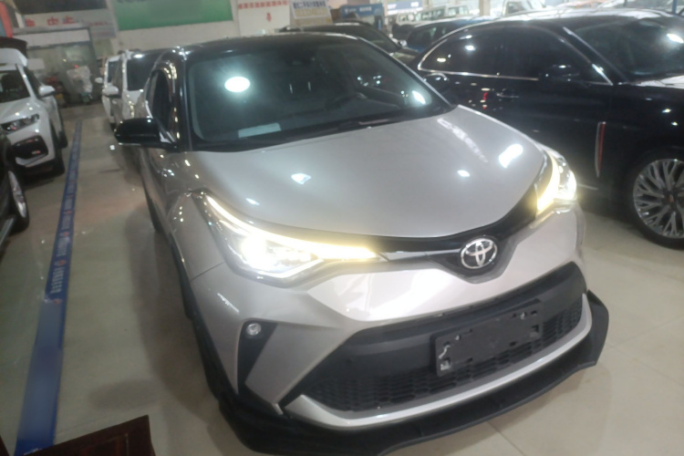 Toyota C-HR 2022 #4 Toyota C-HR 2022 car image #4