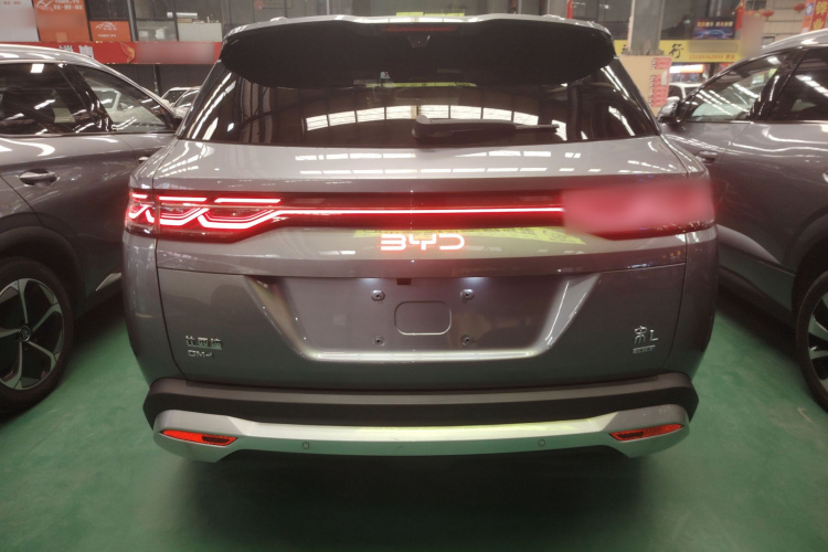 BYD SongL DM-i 2025 car image #4