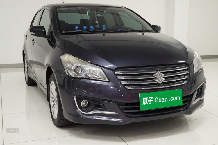 Suzuki Ciaz 2015 изображение автомобиля #4