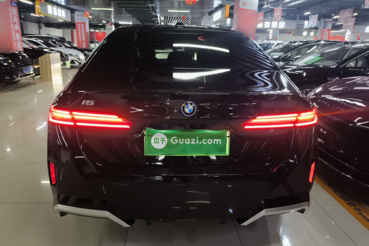 BMW i5 2024 immagine di auto #4