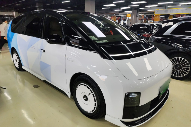 理想汽车 理想MEGA 2025 汽车图片 #4