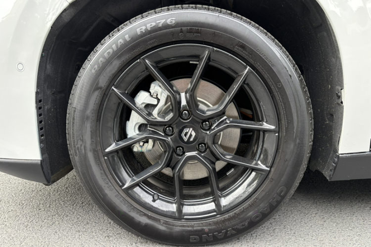 零跑汽车 零跑C10 2024 汽车图片 #4