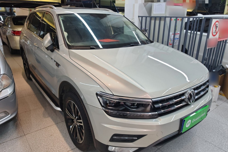 Volkswagen Tiguan L 2018 car image #4