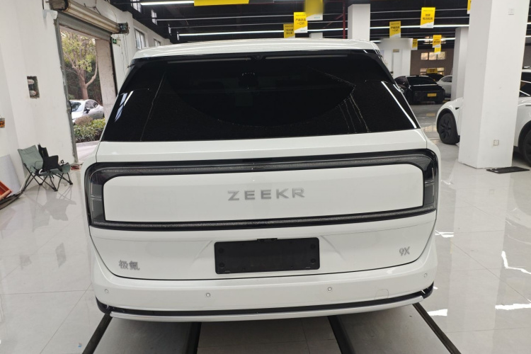 Zeekr 9X 2025 car image #4