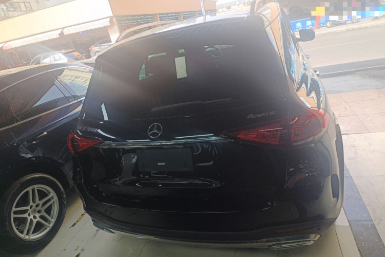 Mercedes-Benz GLE Class 2023 immagine di auto #4