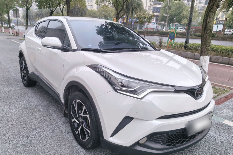 Toyota C-HR 2019 car image #4