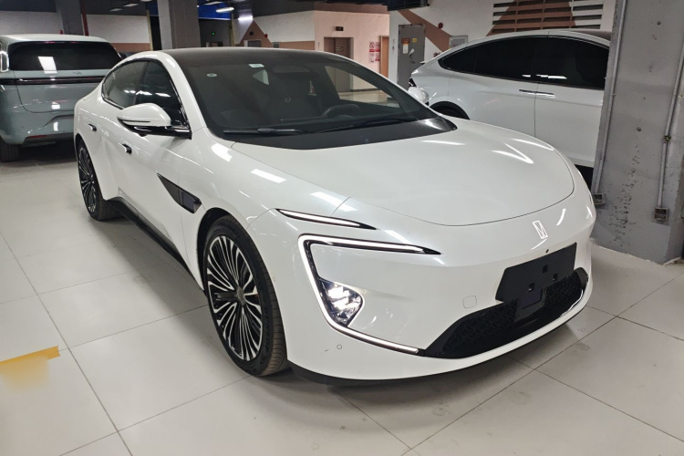 Avatr 12 2024 car image #4