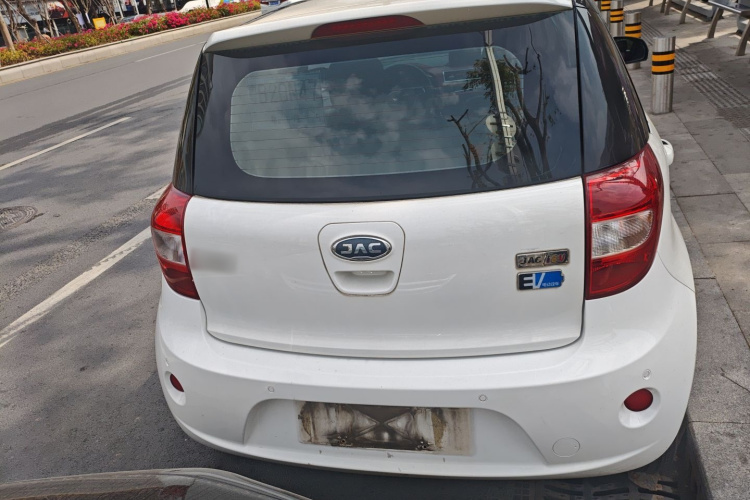 JAC 2018 #4 JAC 2018 car image #4