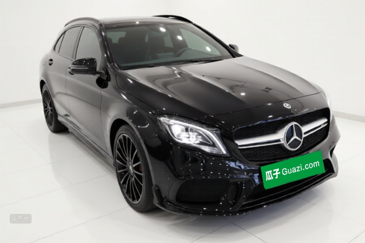 Mercedes-Benz GLA AMG 2018 car image #4