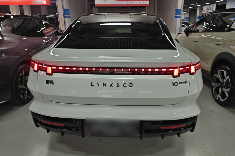 Lynk & Co 10 EM-P 2025 car image #4