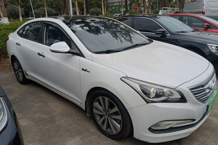 Hyundai Mistra 2016 #4 Hyundai Mistra 2016 car image #4