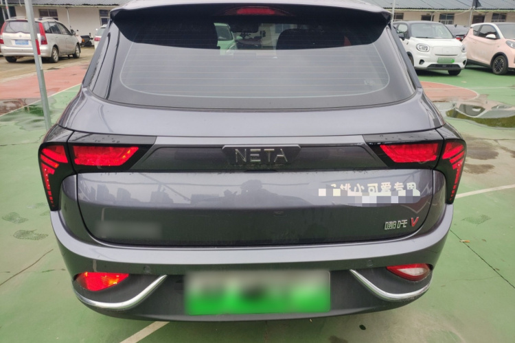 哪吒汽车 哪吒V 2023 汽车图片 #4