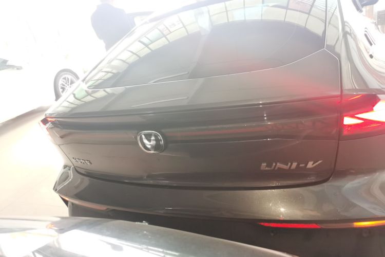 Changan UNI-V 2023 immagine di auto #4
