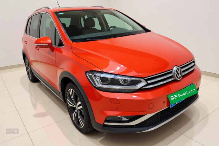 Volkswagen Touran 2020 car image #4