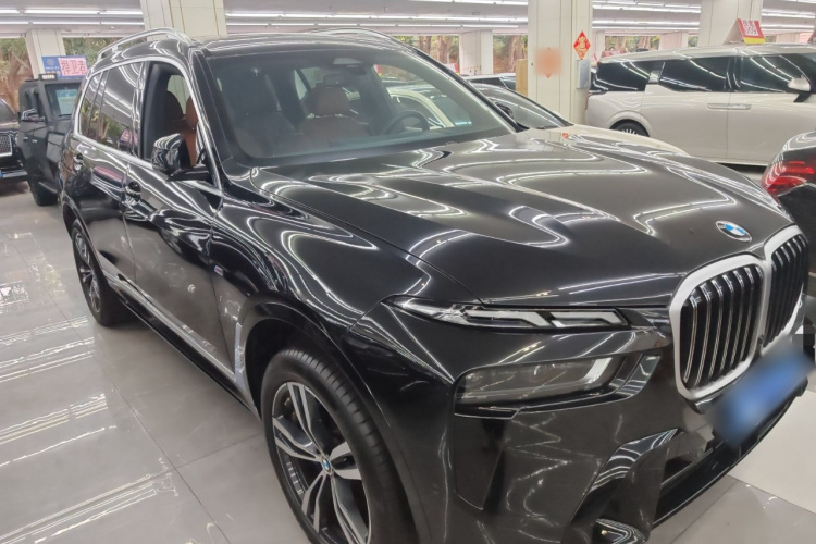 BMW X7 2024 صورة سيارة #4