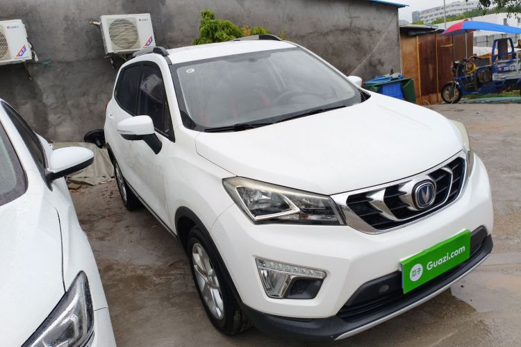 Changan CS15 2018 صورة سيارة #4