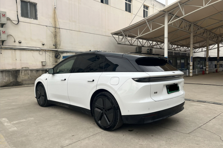 Li 2025 car image #4