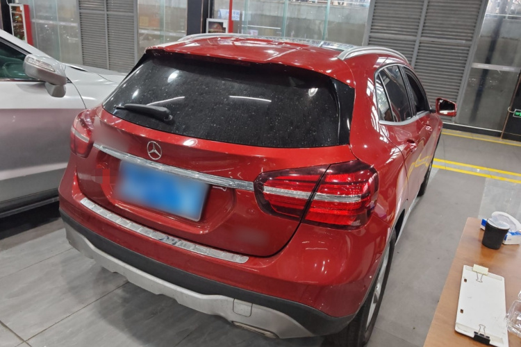 Mercedes-Benz GLA Class 2020 car image #4