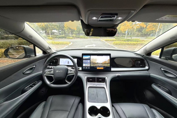 BYD Sea Lion 07 DM-i 2025 car image #4