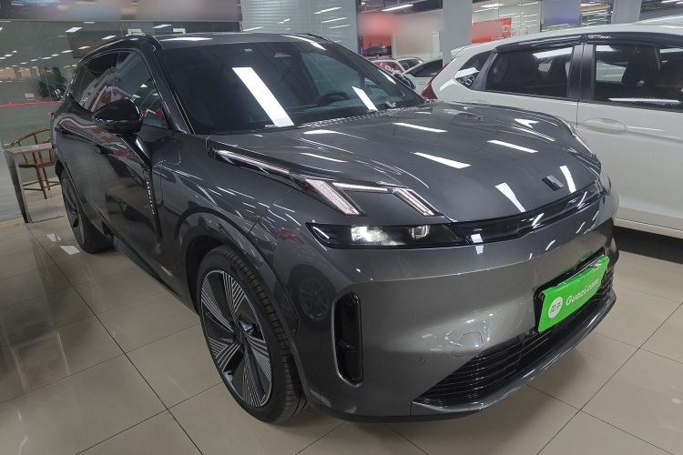 Lynk & Co 08 EM-P 2024 car image #4