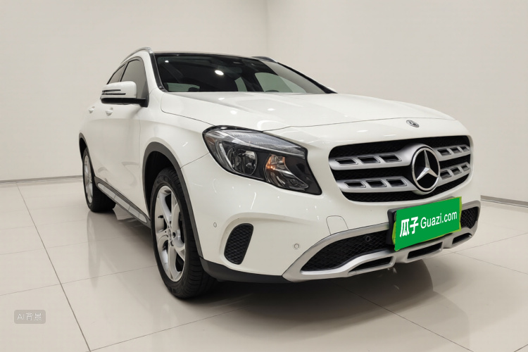 Mercedes-Benz GLA Class 2019 car image #4