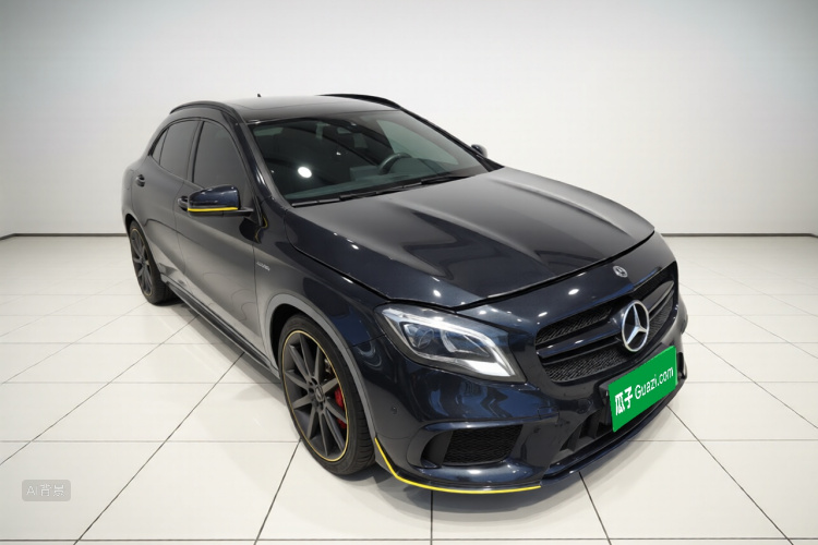 Mercedes-Benz GLA AMG 2018 immagine di auto #4