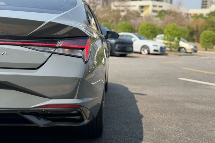 Hyundai Elantra 2020 immagine di auto #4