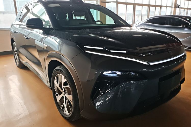 BYD Tang L 2025 immagine di auto #4