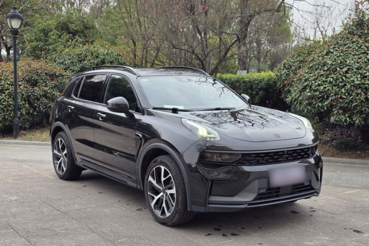 Lynk & Co 01 EM-P 2022 car image #4