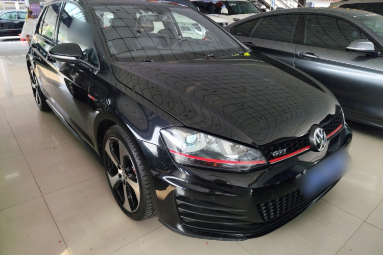 Volkswagen GolfGTI 2017 immagine di auto #4