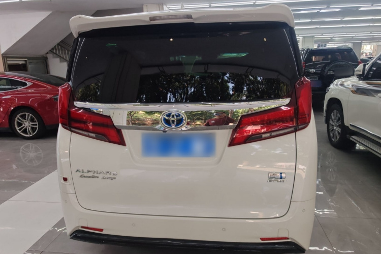Toyota Alphard 2022 car image #4