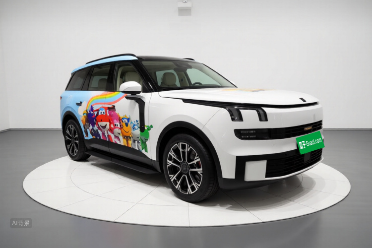 Lynk & Co 900 2025 car image #4