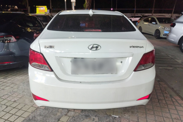 Hyundai Reina 2016 car image #4