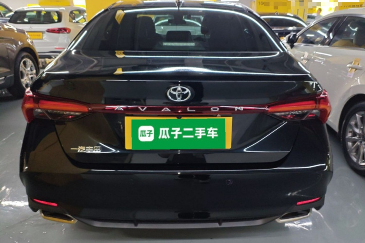 Toyota Avalon 2023 car image #4